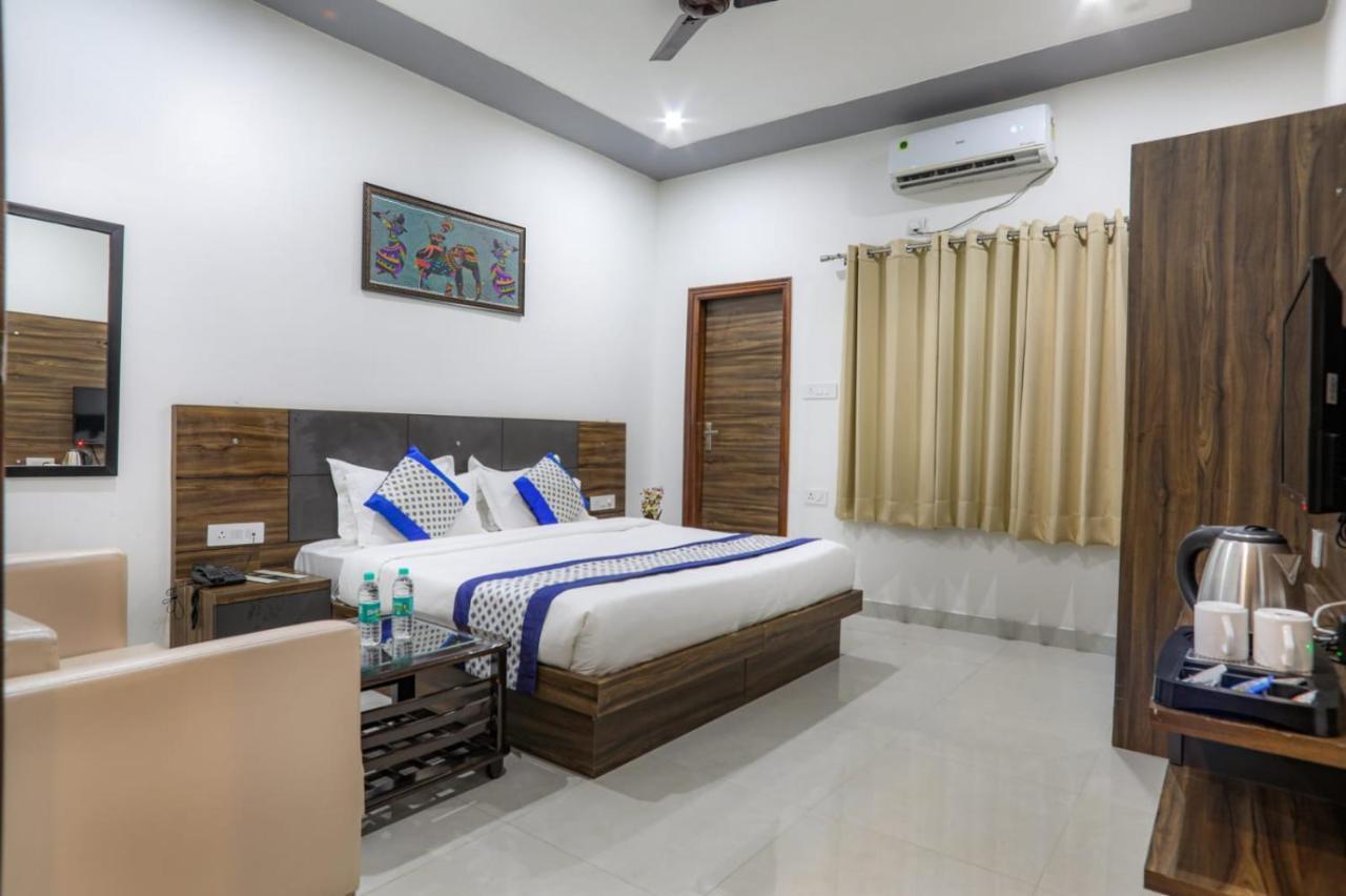 Hotel Kds Residency Greater Noida Zewnętrze zdjęcie